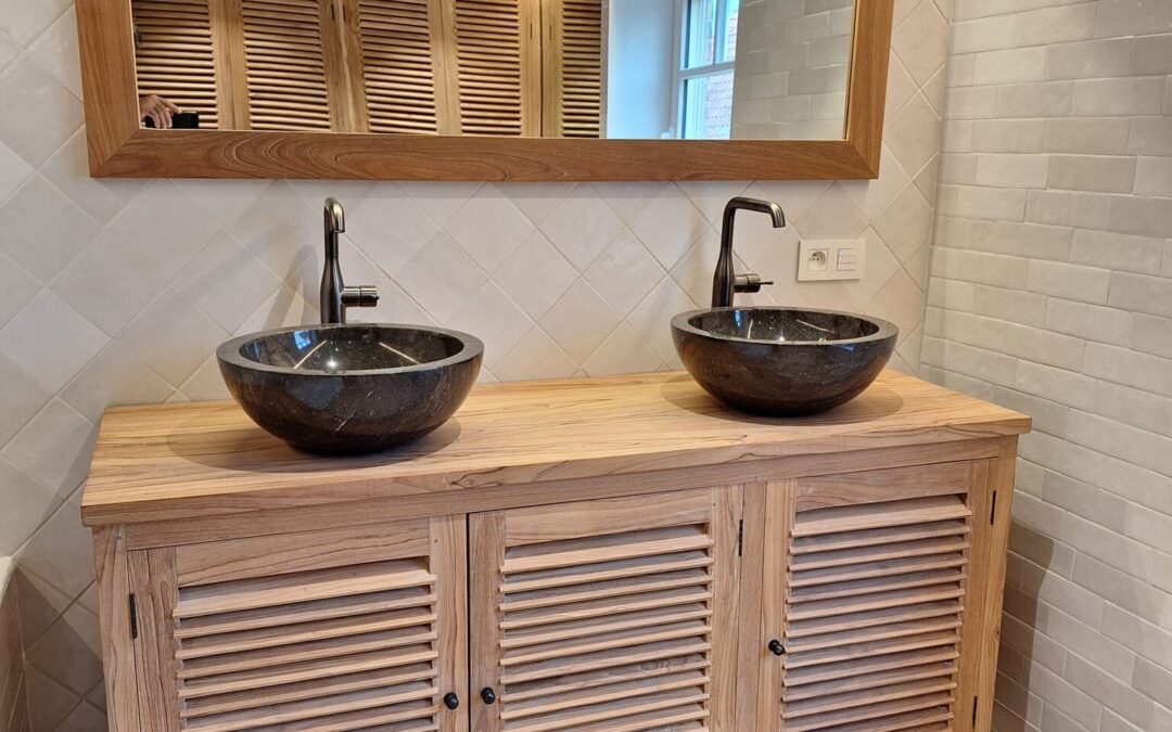 badkamermeubel met louvre deuren