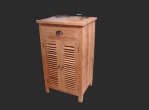 kast met louvredeuren